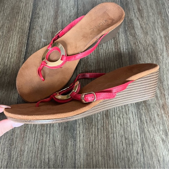 Vionic red and gold detail wedges - Picture 3 of 4